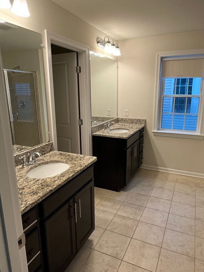 Building Photo - Large Executive 5 Br 3.5 Bath Home in Weymouth's Union Point Neighborhood