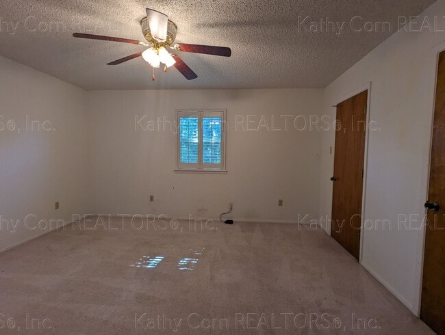 Building Photo - Two Bedroom Home