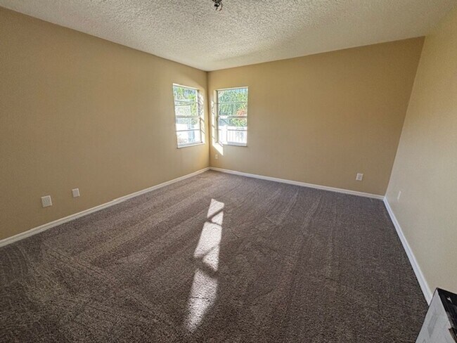 Building Photo - Pool Home in 7-Hills