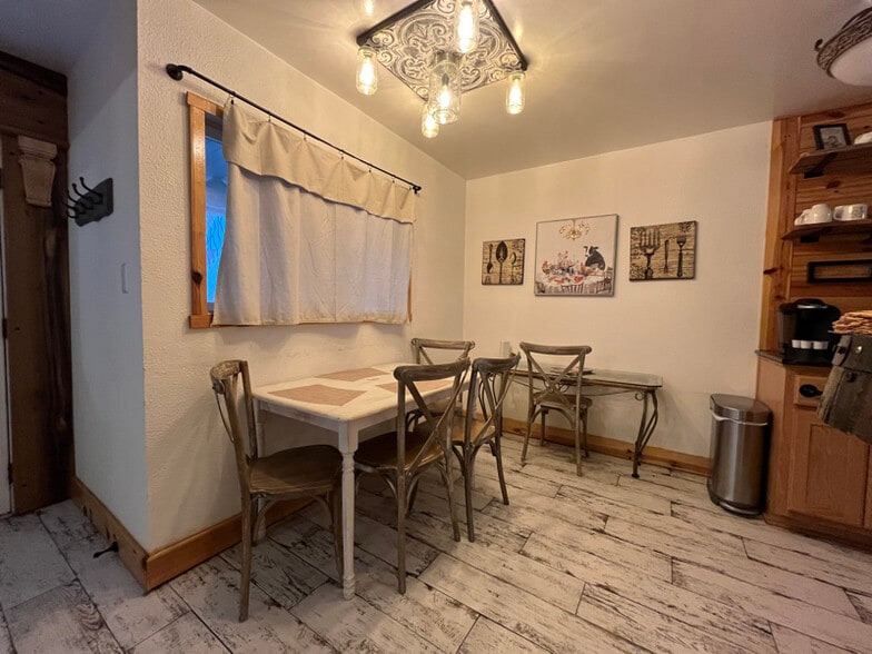 Building Photo - 12102 Carriage Ct SE