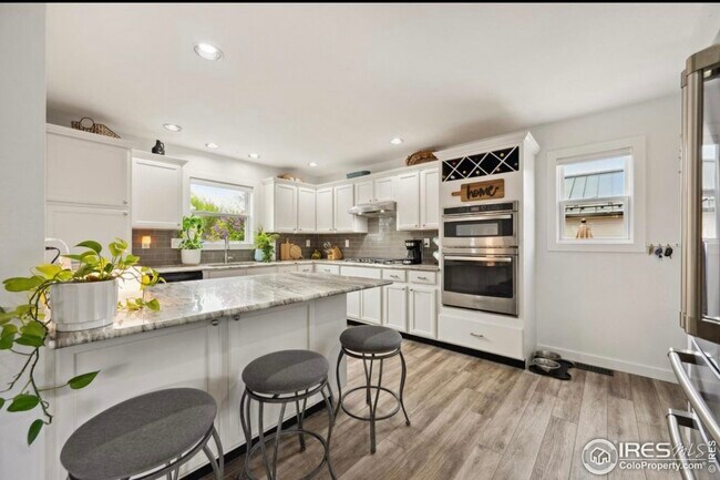 Building Photo - 304 E Nebraska Ave