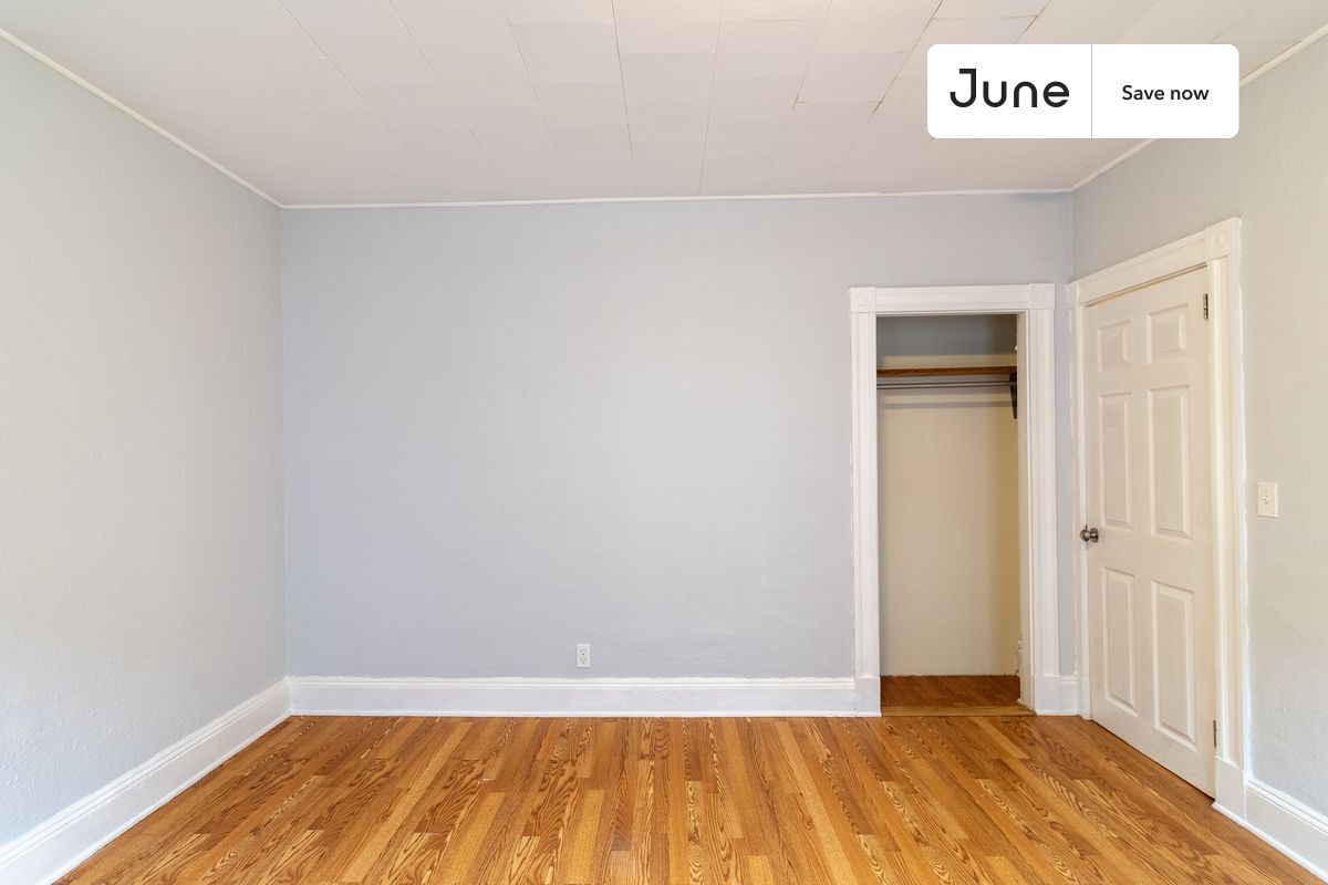 Building Photo - 6 7th St