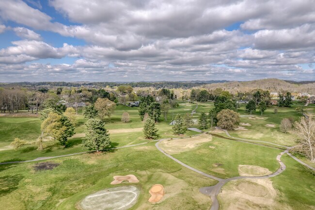 Building Photo - 319 Monroe Dr