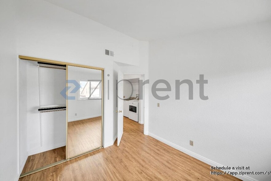 Building Photo - 12526 Pinehurst St