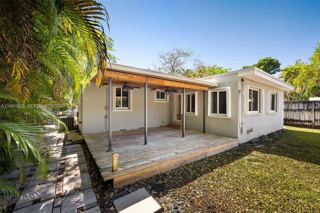 Building Photo - 2431 Overbrook St