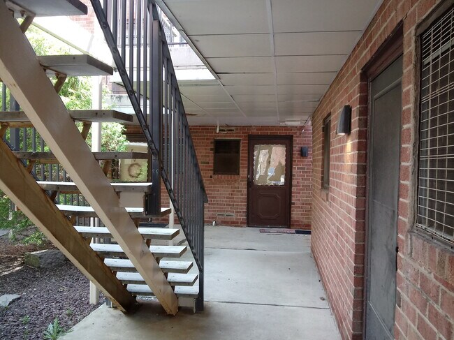 Hallway Facing the unit - 813 Meadow Woods Ln