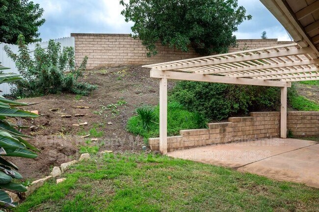 Building Photo - 649 Mustang Glen