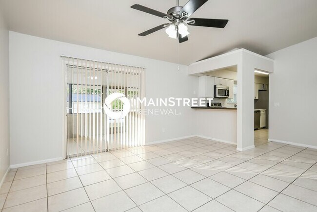Building Photo - 3 Bedroom Pet-Friendly Home in OCOEE, FL with Main Street Renewal