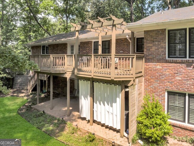 Building Photo - 5592 Colton Dr NE