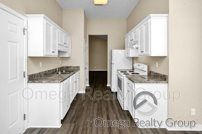 Building Photo - 2672 Rosebud Dr E