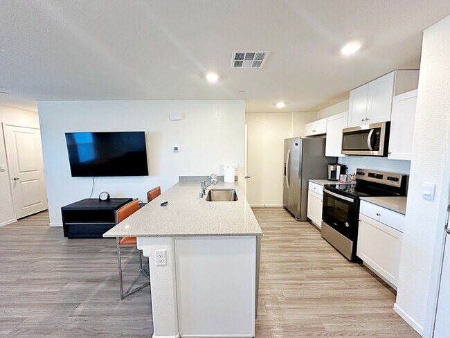 Building Photo - 3 BEDROOM TOWNHOUSE LOCATED IN INSPIRADA