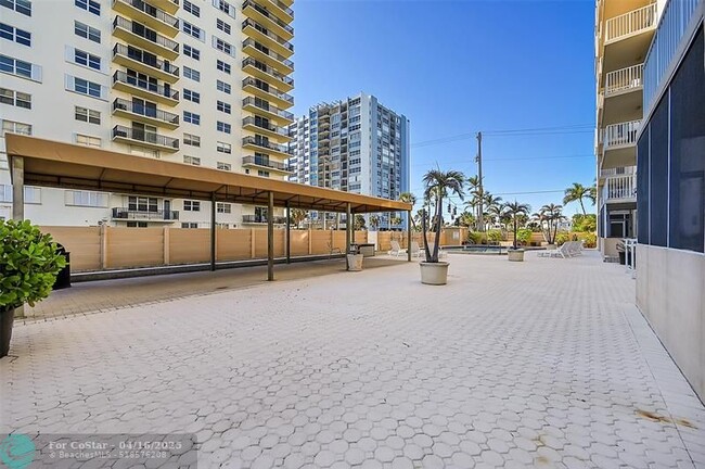 Building Photo - 1401 S Ocean Dr