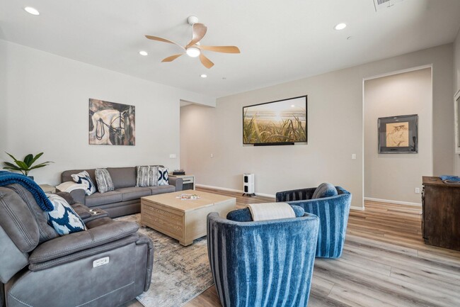 Building Photo - 51725 Pinnacle Vis Dr