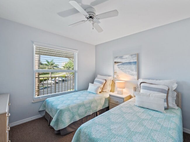 Building Photo - 1175 Mainsail Dr