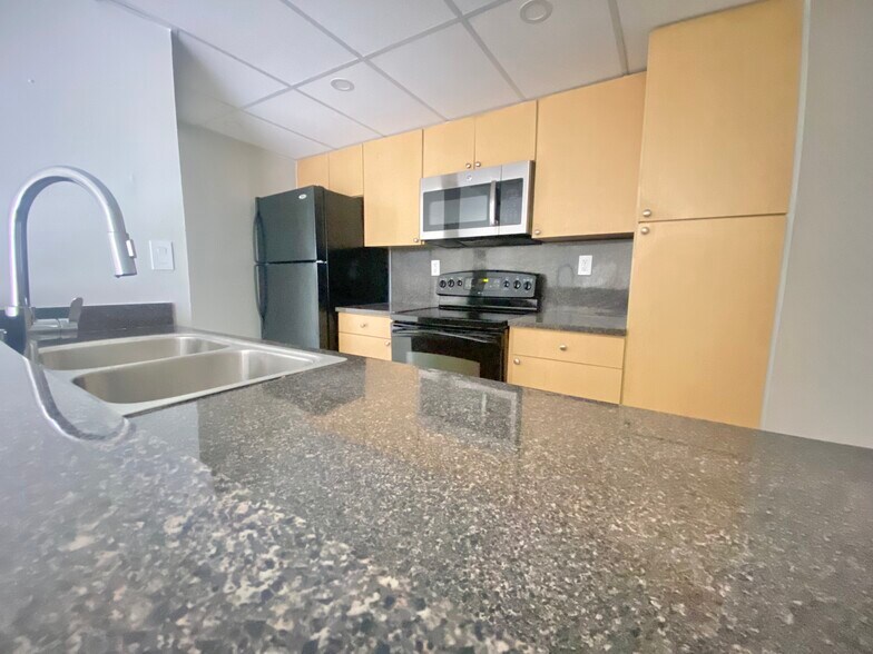 Building Photo - 7125 NW 186th St