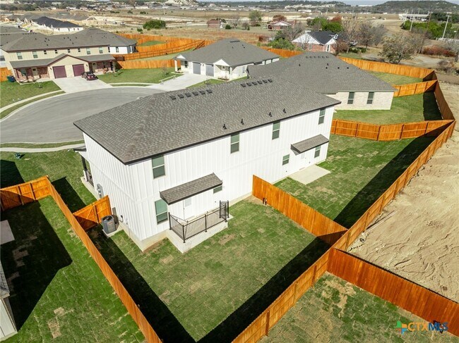 Building Photo - 106 Logan Ct