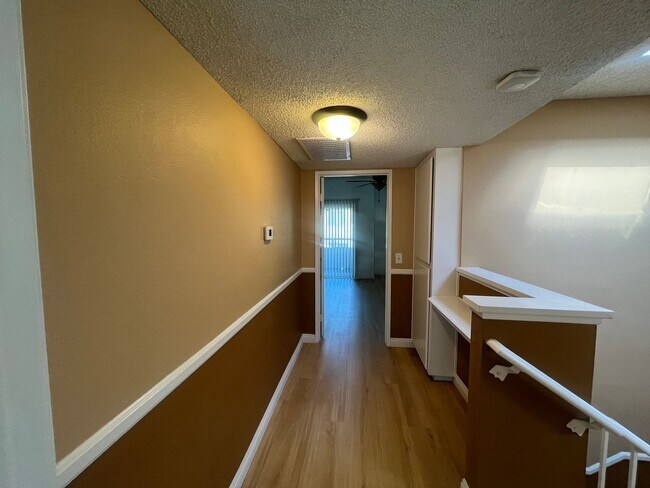 Building Photo - Amazing 2 Bed/3 Bath home in Chino!