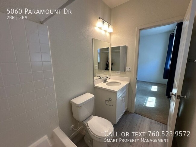 Building Photo - 5060 Paramount Dr