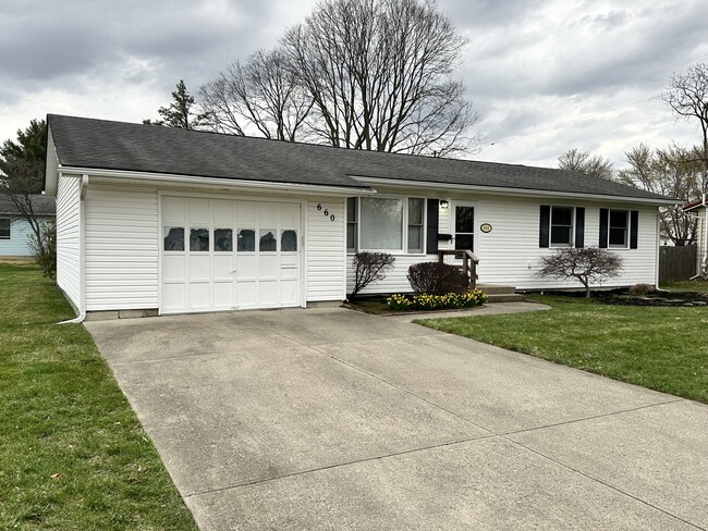 Primary Photo - 660 Moull St