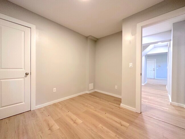 Second Bed - 10 S Miller St