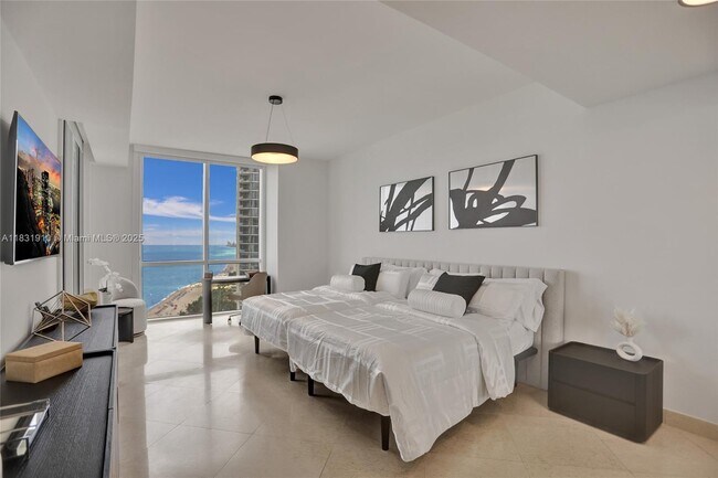 Building Photo - 18101 Collins Ave