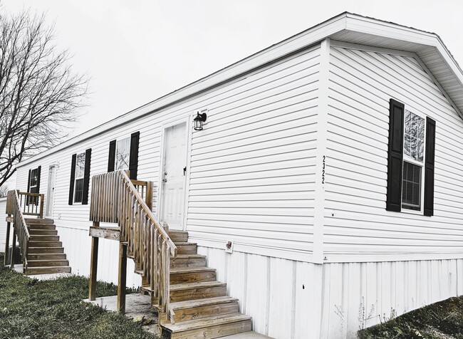 Building Photo - 2322 Catalpa St