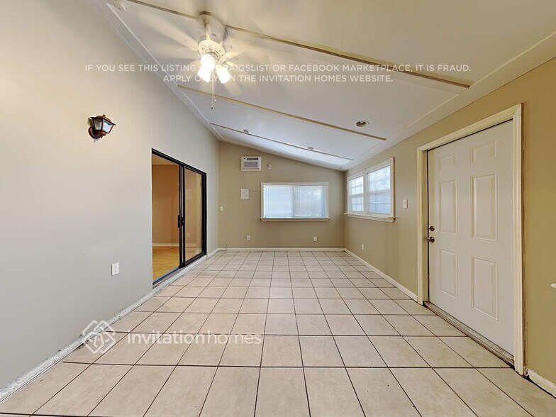 Building Photo - 9062 NW 44th Ct