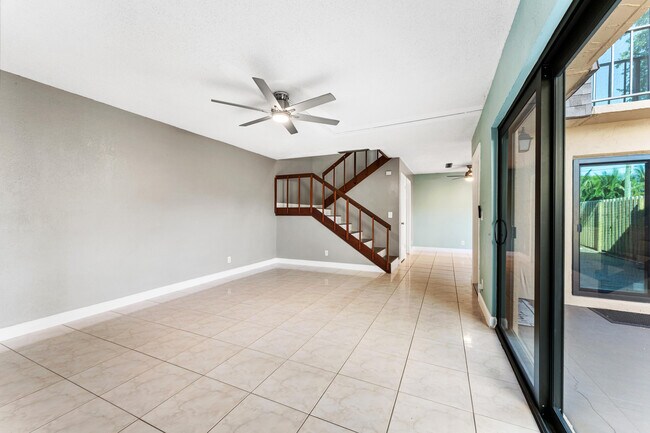 Building Photo - 301 Waterview Dr