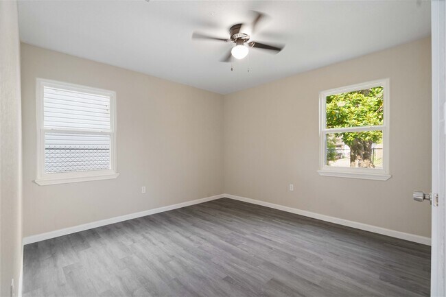 Building Photo - 9409 Fairland Dr