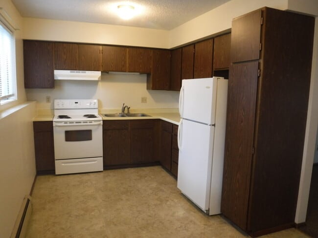 Building Photo - New carpet