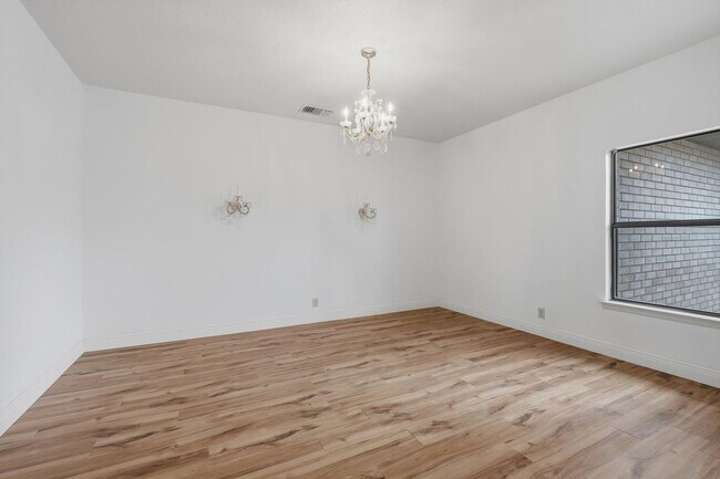 Building Photo - Spacious 4/2.5 in Northwest Crossing