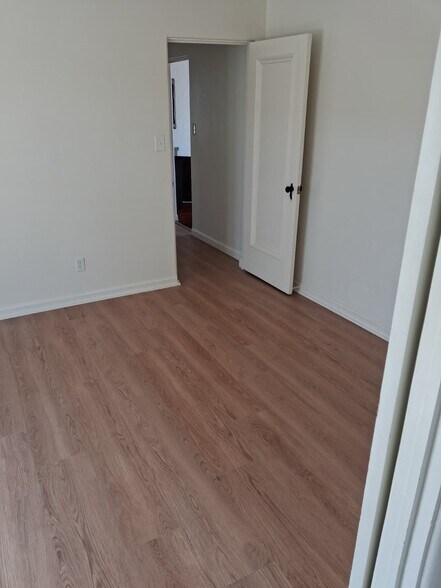 Building Photo - 626 Emory St