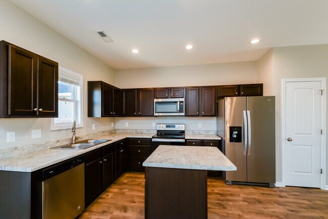 Building Photo - 138 Sunfish St
