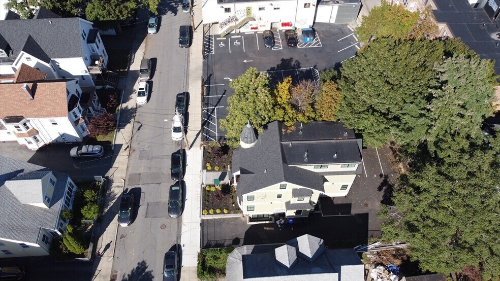 Building Photo - 13 Reedsdale St