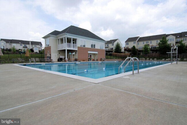 Building Photo - 128 Ivy Hills Terrace