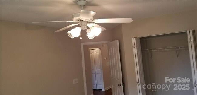 Building Photo - 5473 Harris Cove Dr