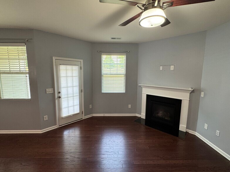 Building Photo - 4011 Black Walnut Way