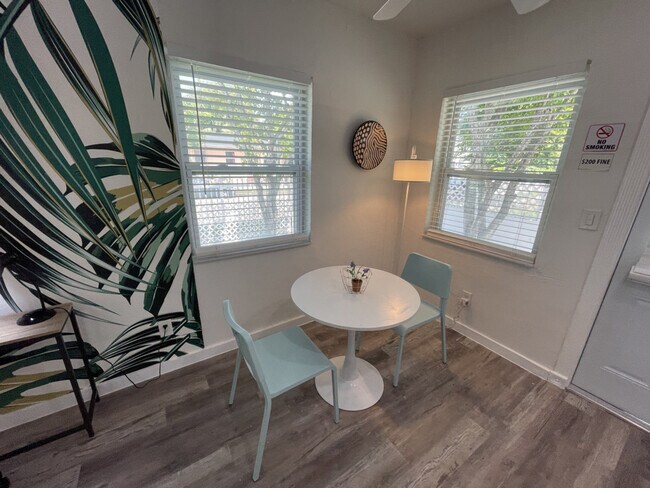 Building Photo - 522 NW 11th Ave