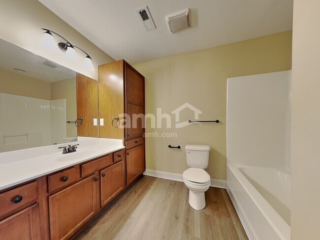 Building Photo - 7217 Deer Springs Way