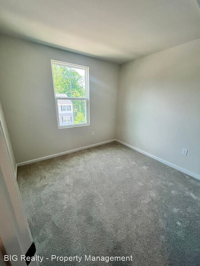 Building Photo - 3 br, 2 bath House - 104 Van Fleet Circle