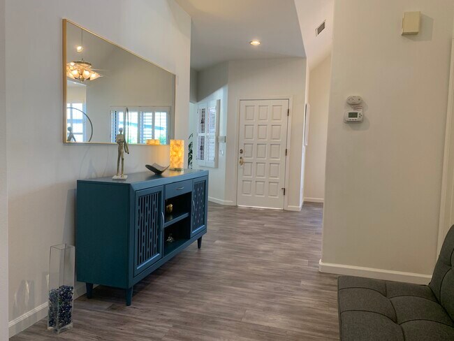 Hallway - 7635 Draper Ave