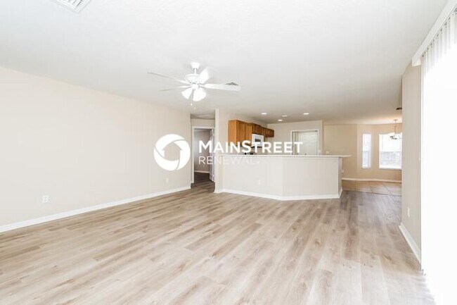 Building Photo - 3 Bedroom Pet-Friendly Home in Kissimmee, FL with Main Street Renewal