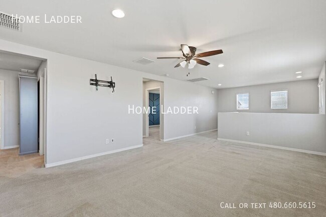 Building Photo - 9504 E Theia Dr
