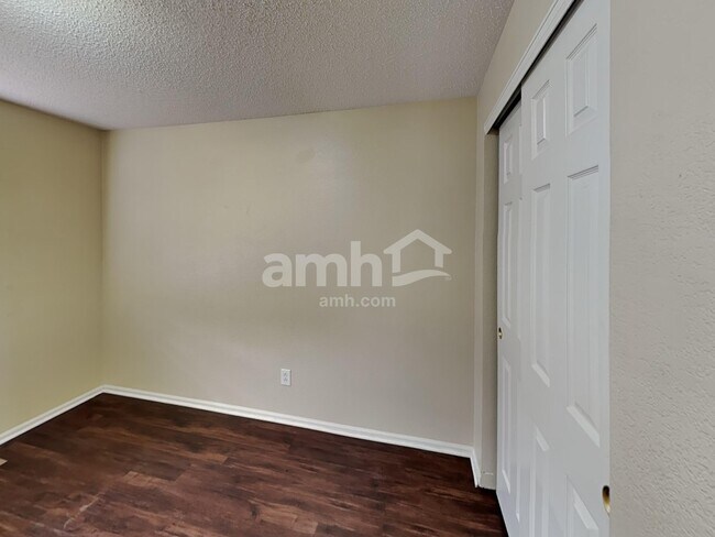 Building Photo - 2664 Comanche Creek Dr