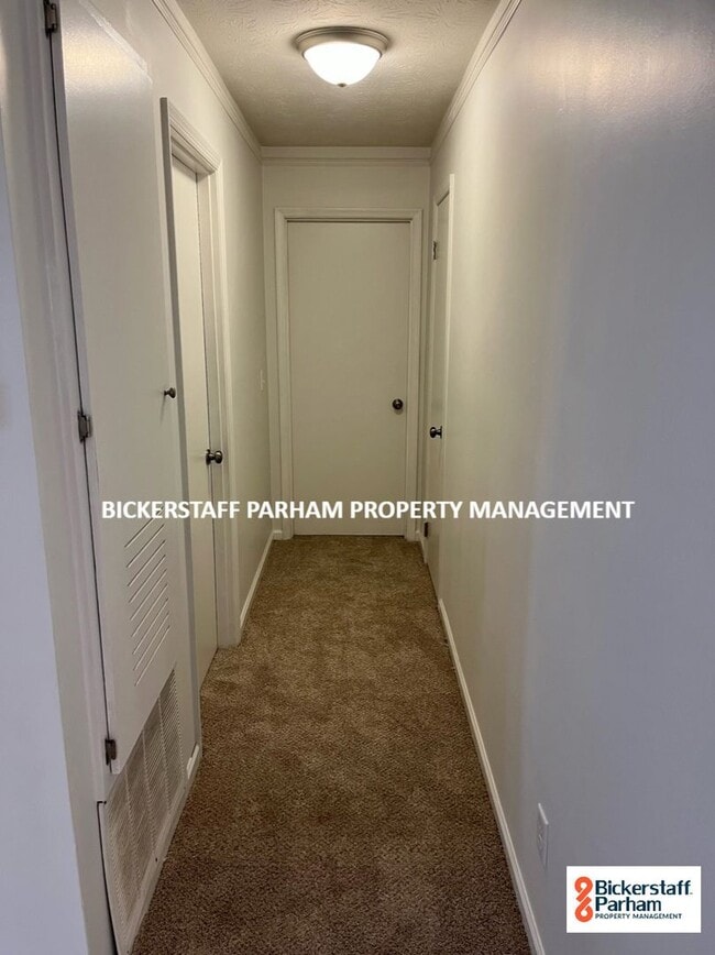 Building Photo - Great Experiences Are Just Around The Corner, Located Off Wynnton Road!