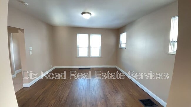 Building Photo - 4763 Dale Ave