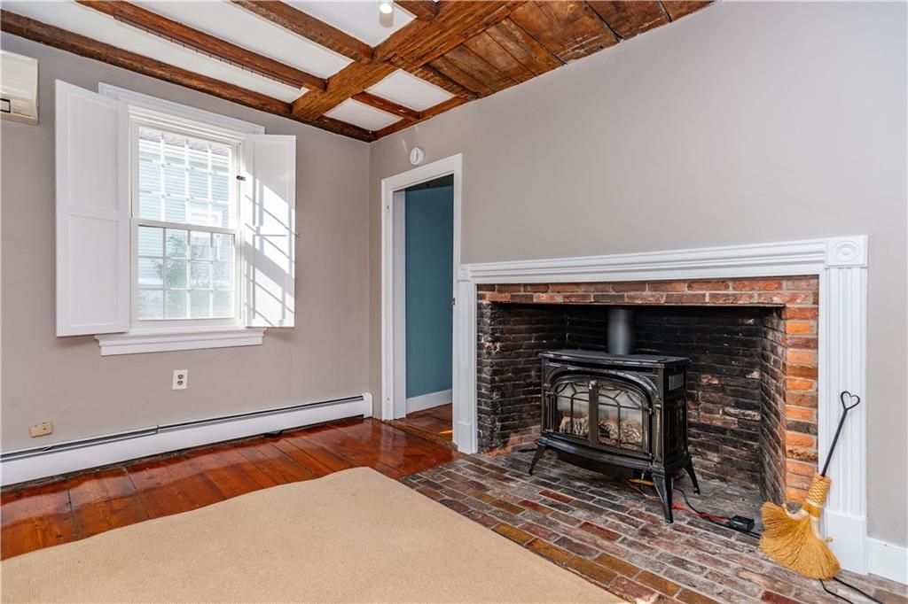 Building Photo - 19 King St