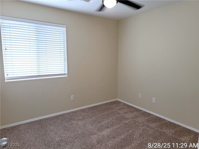 Building Photo - 10600 Corte Sierra St