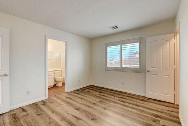 Building Photo - 8913 Arabian Filly Ave
