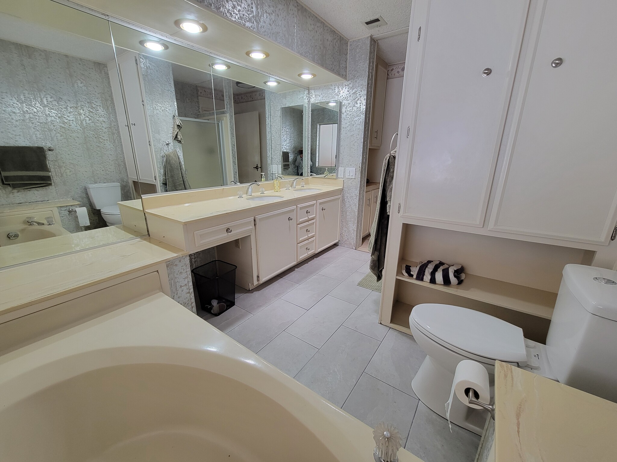 Master bath - 18 Tahquitz Ct